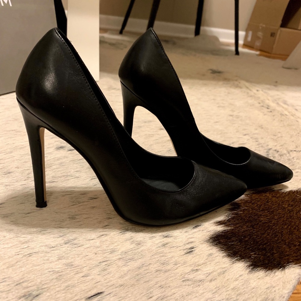 Steve Madden Black Pump